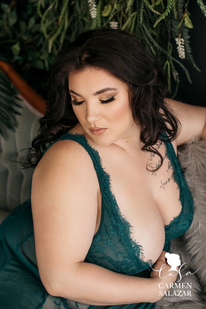 Plus sized woman in green lingerie Carmen Salazar Boudoir Photography