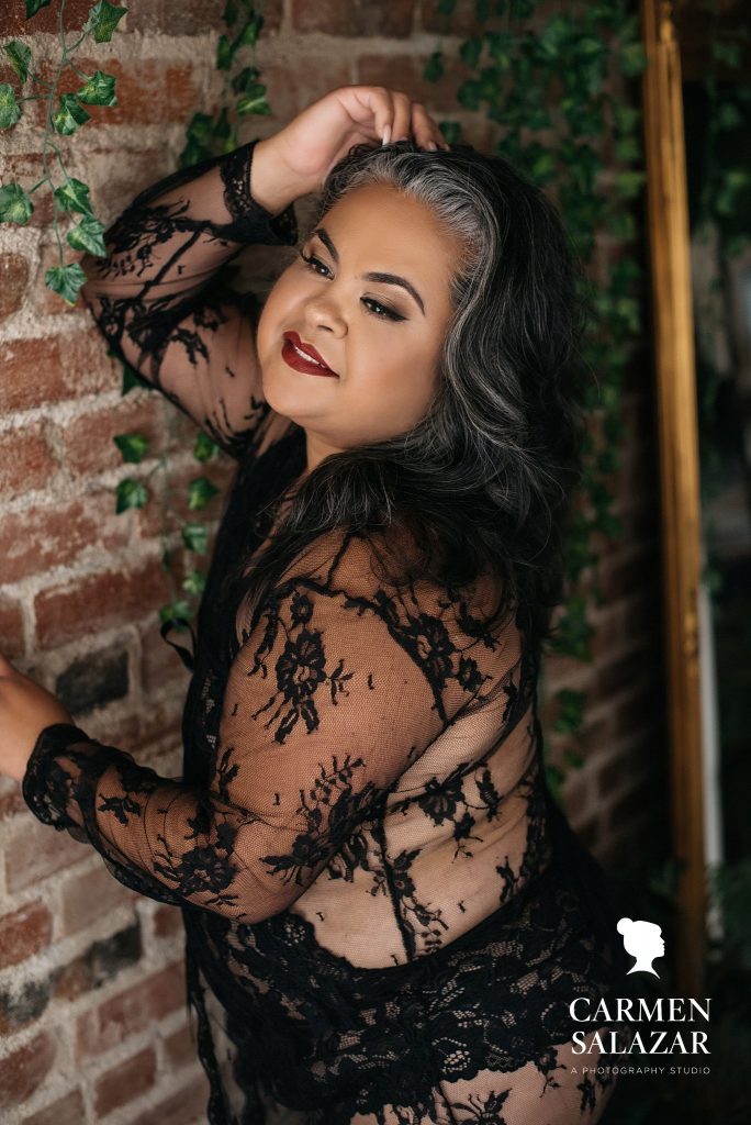 woman in black lace robe; ideas for mature boudoir clients, photography by Carmen Salazar