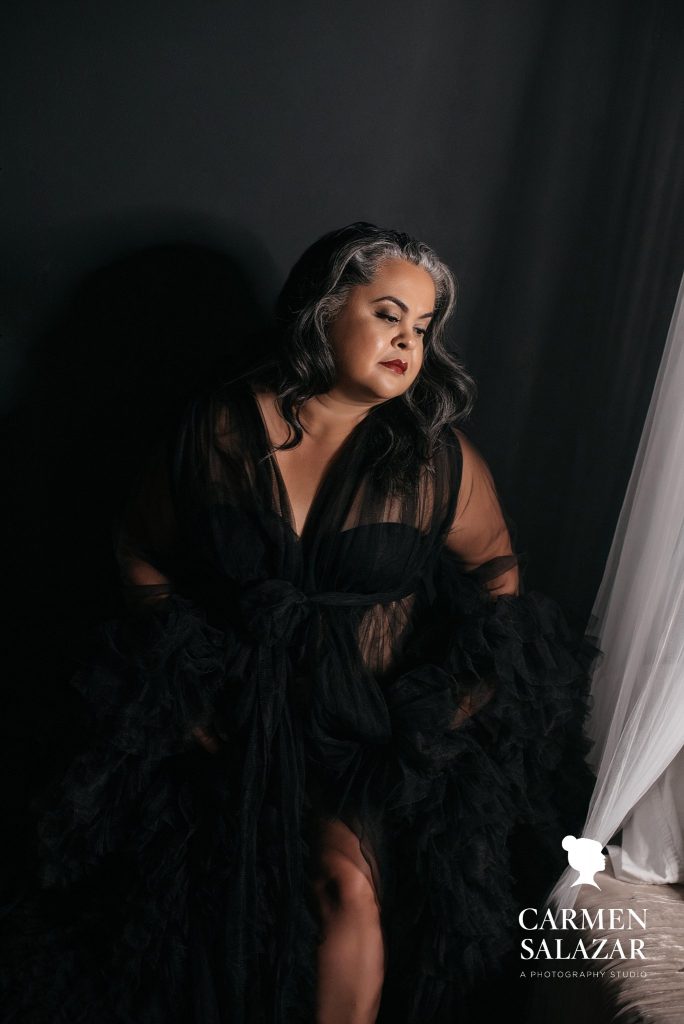 woman in Hollywood Glam robe; ideas for mature boudoir clients, photography by Carmen Salazar