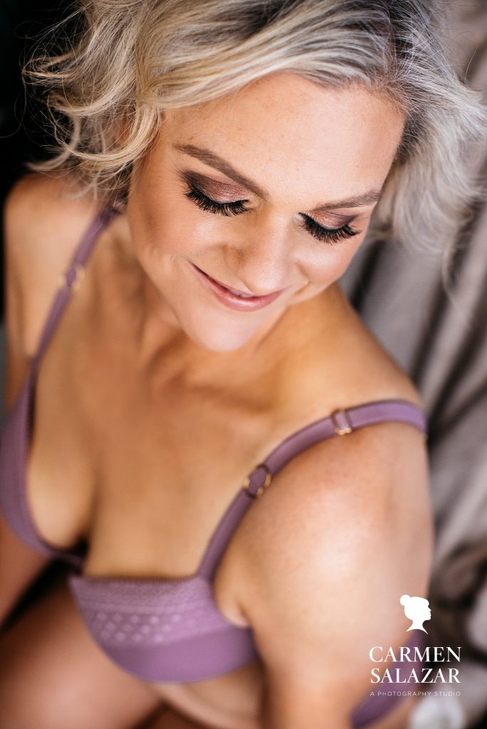 Short Haired woman in violet bra, boudoir photography by Carmen Salazar