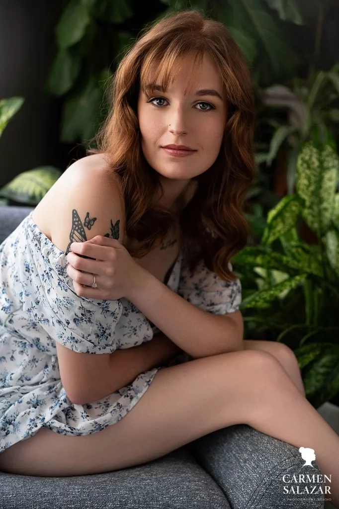 Woman in blue floral summer outfit. Photography by Carmen Salazar