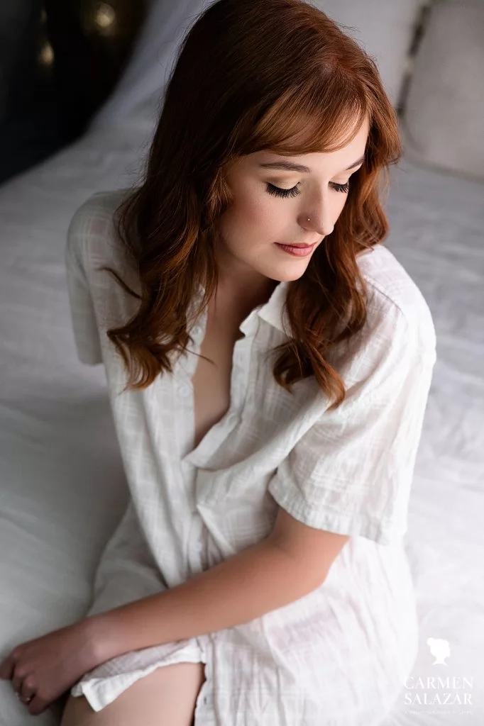 Woman in oversized white shirt. Summer Boudoir Outfit ideas.